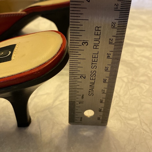 DAVID AARON Women’s Red Leather Heeled Mules Slide Shoes Size 6 1/2. - Picture 9 of 9